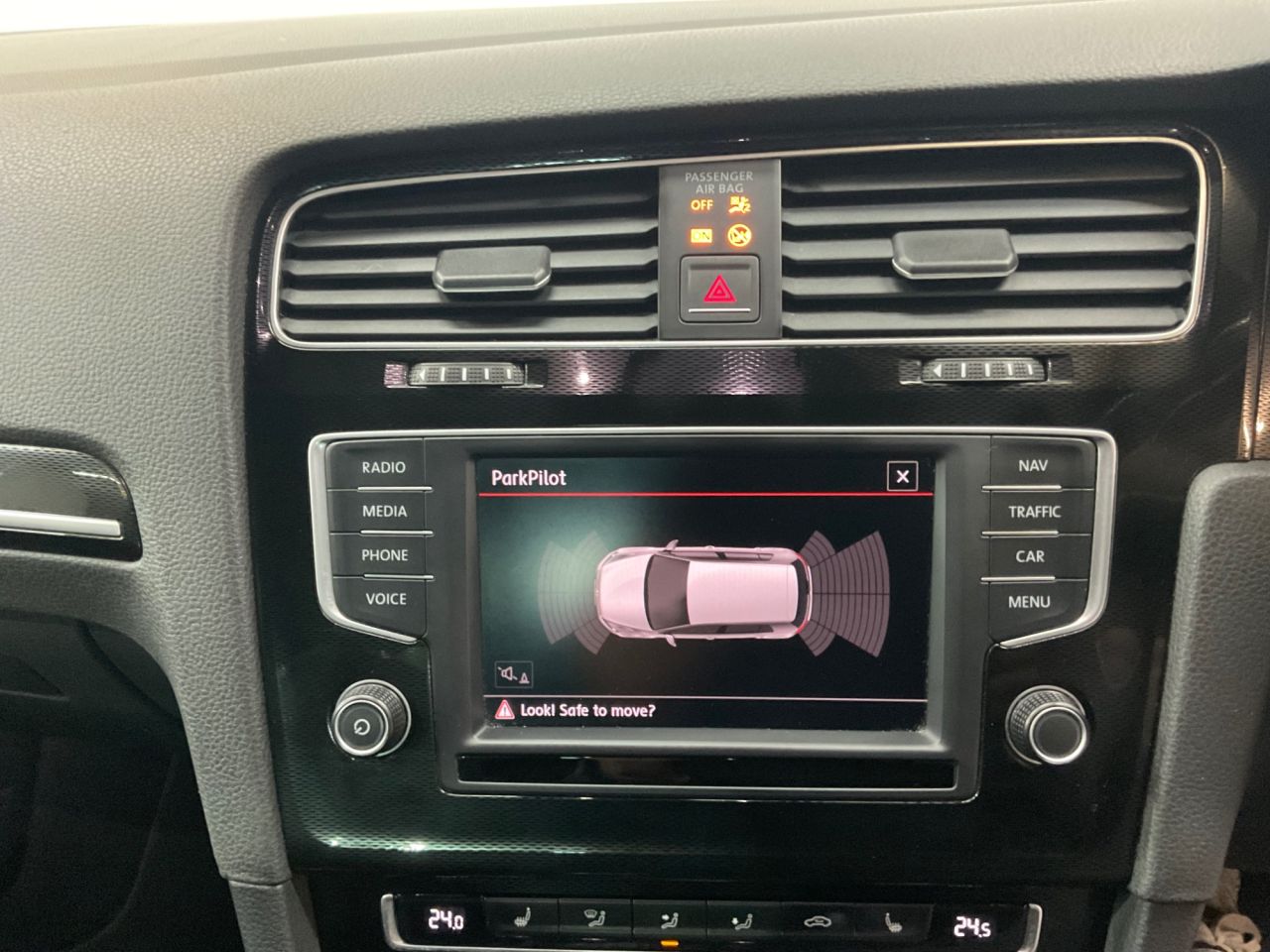 2017 VOLKSWAGEN GOLF 2.0 TSI BlueMotion Tech GTI Launch Hatchback 3dr Petrol Manual Euro 6 (s/s) - vehicle photo 24 for sale on PureCar