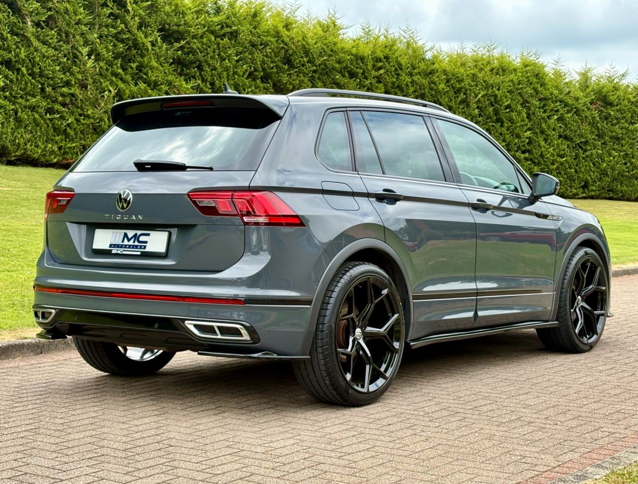 2021 VOLKSWAGEN TIGUAN 2.0 TDI R-Line SUV 5dr Diesel DSG Euro 6 (s/s) (150 ps) - vehicle photo 3 for sale on PureCar