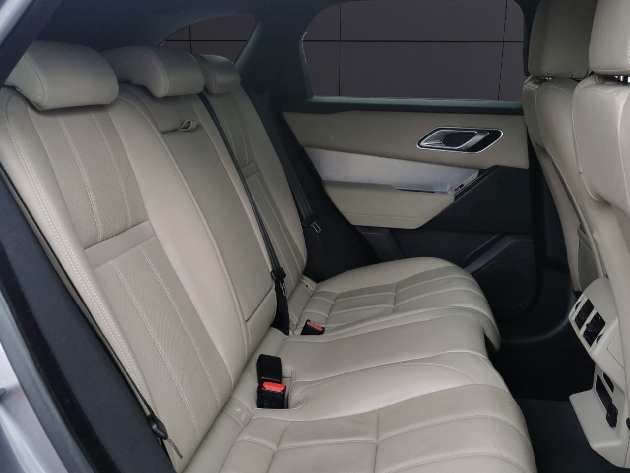 2023 LAND ROVER RANGE ROVER VELAR 2.0 D200 MHEV R-Dynamic SE SUV 5dr Diesel Auto 4WD Euro 6 (s/s) (204 ps) Lo - vehicle photo 13 for sale on PureCar