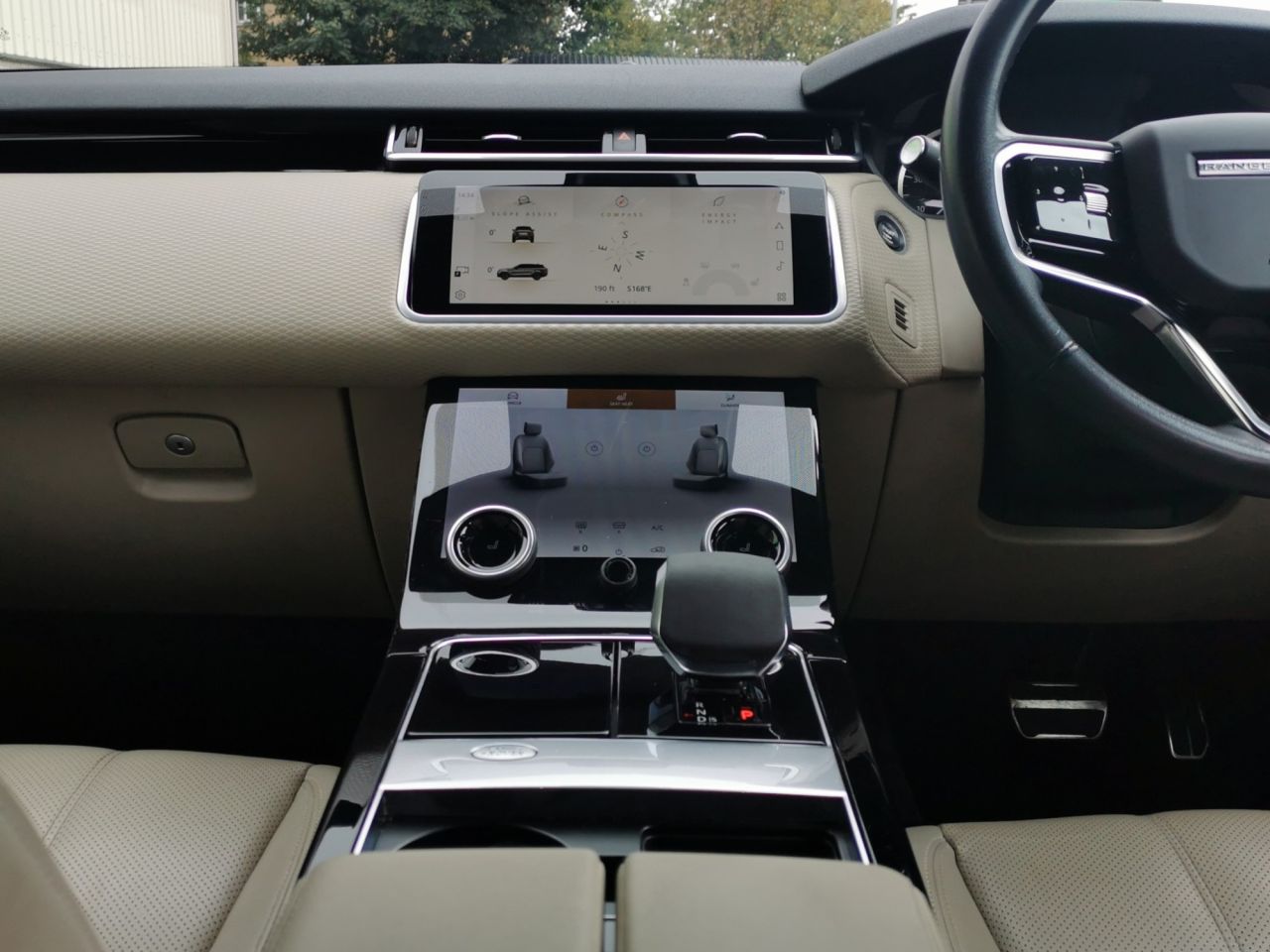 2023 LAND ROVER RANGE ROVER VELAR 2.0 D200 MHEV R-Dynamic SE SUV 5dr Diesel Auto 4WD Euro 6 (s/s) (204 ps) Lo - vehicle photo 15 for sale on PureCar