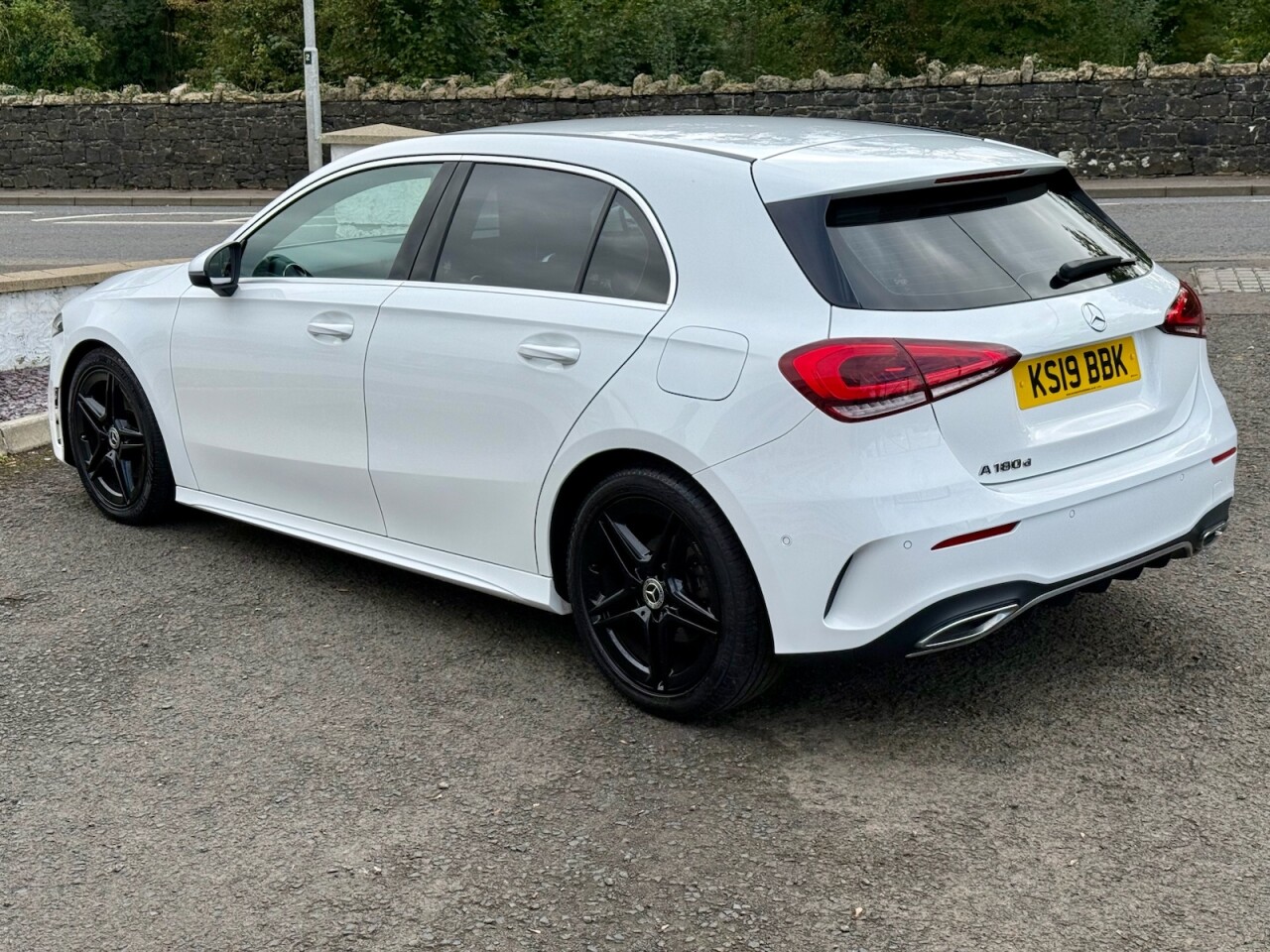 2019 MERCEDES A CLASS 1.5 A180d AMG Line (Executive) Hatchback 5dr Diesel 7G-DCT Euro 6 (s/s) (11 - vehicle photo 4 for sale on PureCar
