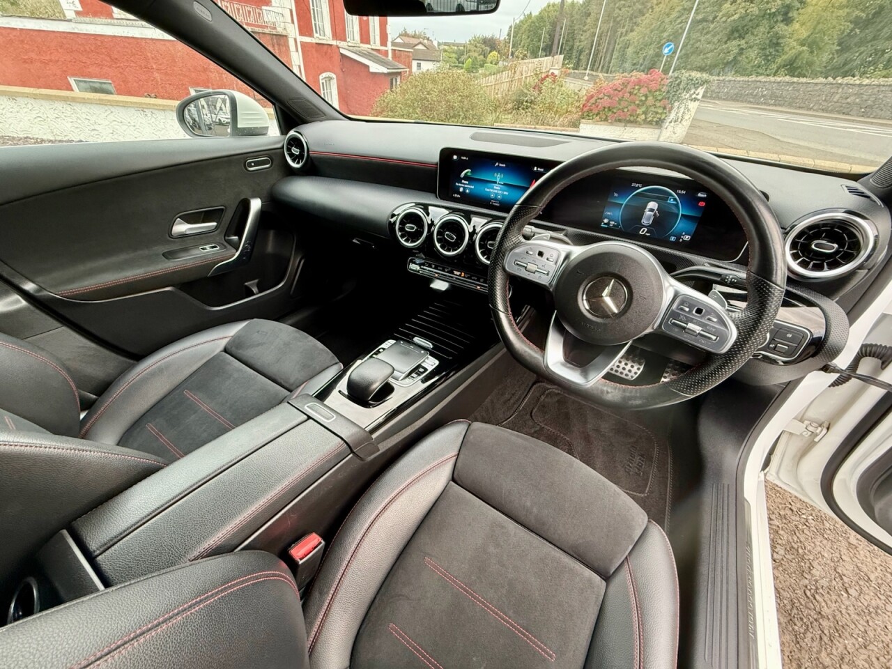 2019 MERCEDES A CLASS 1.5 A180d AMG Line (Executive) Hatchback 5dr Diesel 7G-DCT Euro 6 (s/s) (11 - vehicle photo 8 for sale on PureCar