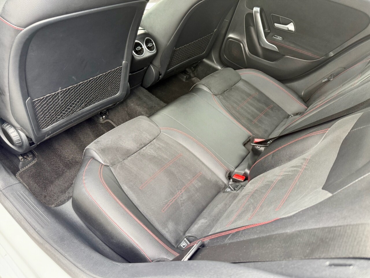 2019 MERCEDES A CLASS 1.5 A180d AMG Line (Executive) Hatchback 5dr Diesel 7G-DCT Euro 6 (s/s) (11 - vehicle photo 11 for sale on PureCar