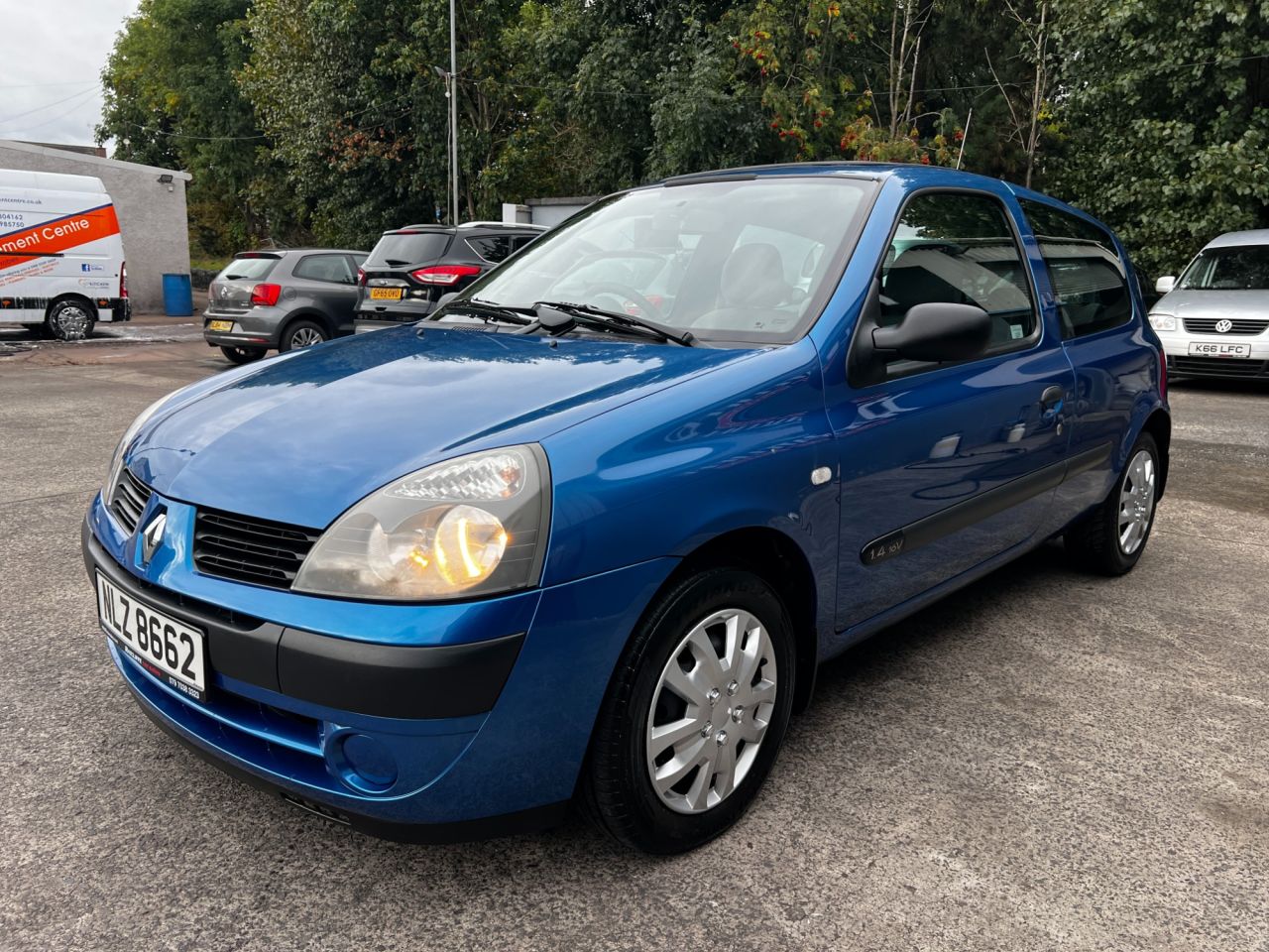 2005 RENAULT CLIO 1.4 16v Expression Hatchback 3dr Petrol Automatic (174 g/km, 98 bhp) - vehicle photo 3 for sale on PureCar