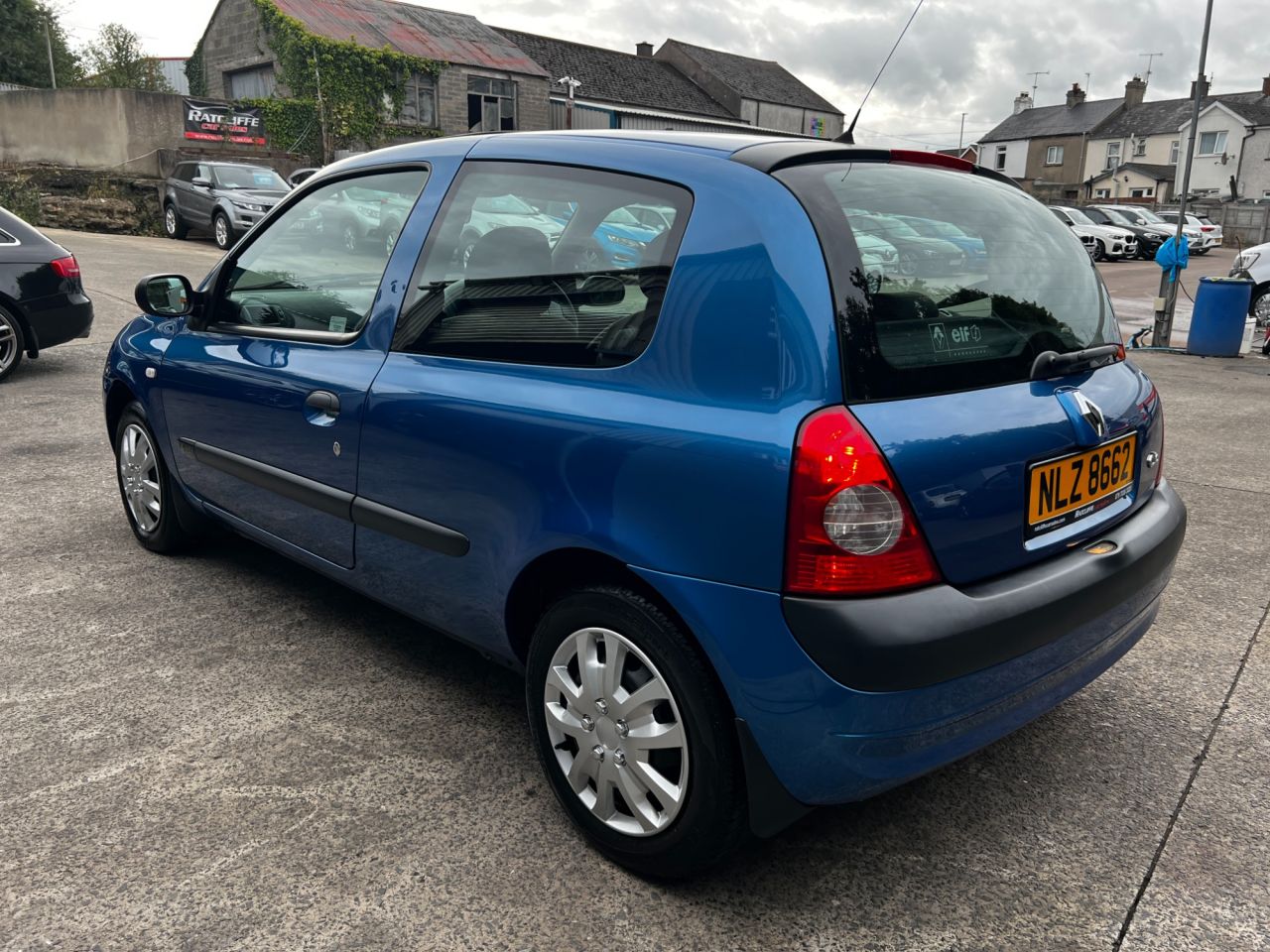 2005 RENAULT CLIO 1.4 16v Expression Hatchback 3dr Petrol Automatic (174 g/km, 98 bhp) - vehicle photo 4 for sale on PureCar
