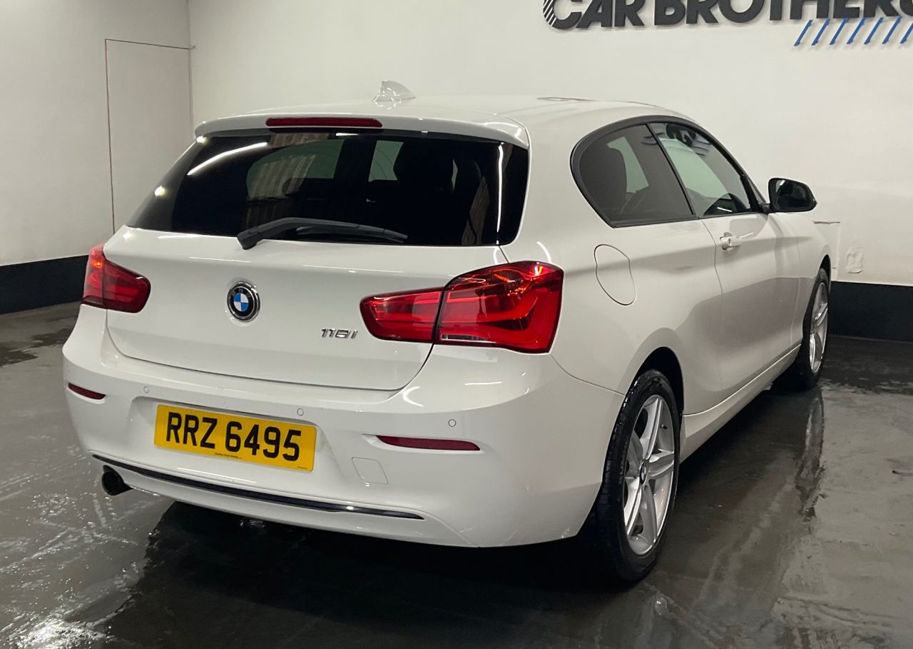 2017 BMW 1 SERIES 1.5 118i Sport Hatchback 3dr Petrol Manual Euro 6 (s/s) (136 ps) - vehicle photo 6 for sale on PureCar