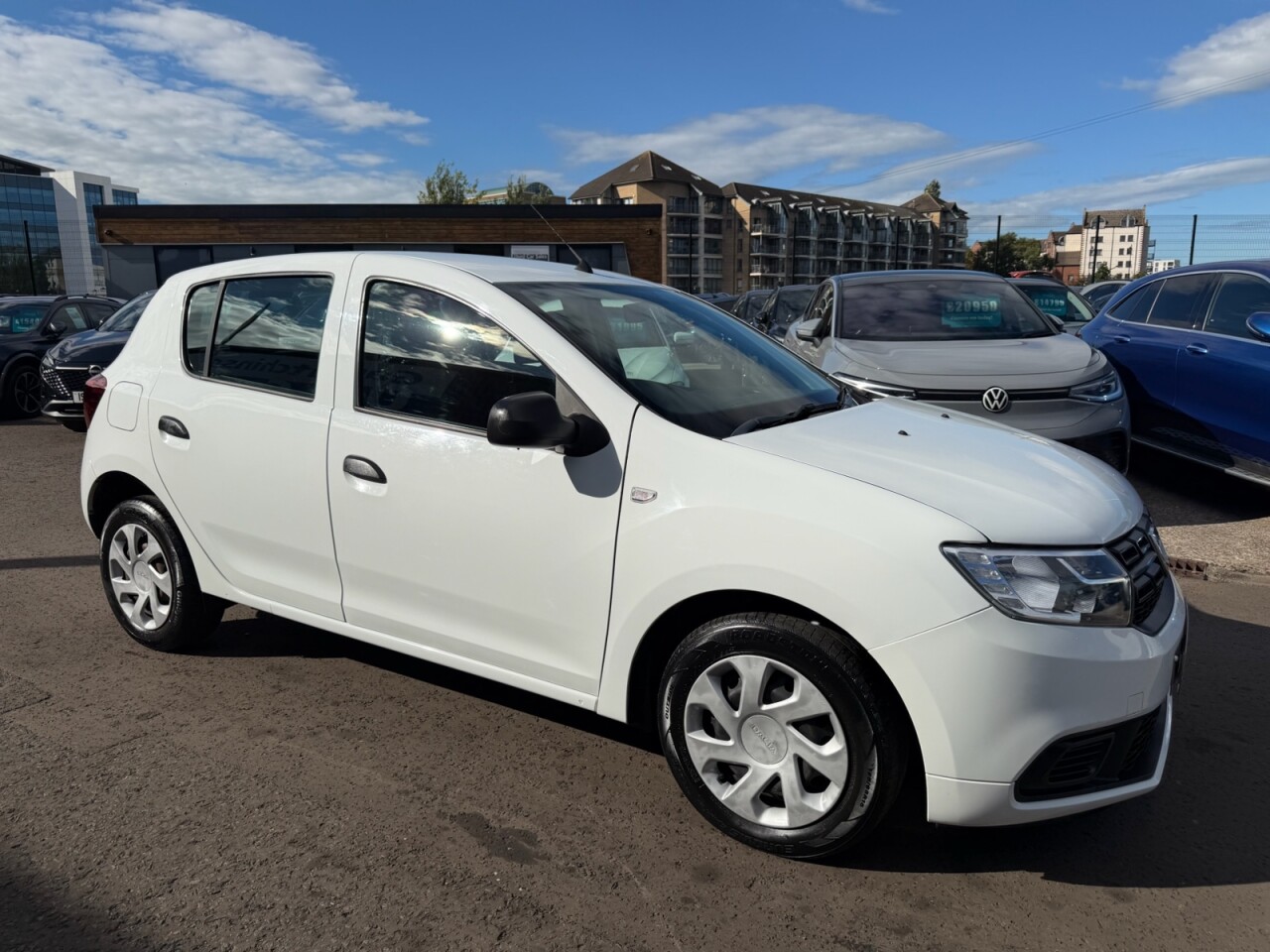 2019 DACIA SANDERO 1.0 SCe Essential Hatchback 5dr Petrol Manual Euro 6 (75 ps) ONLY 39250 GEN - vehicle photo 2 for sale on PureCar