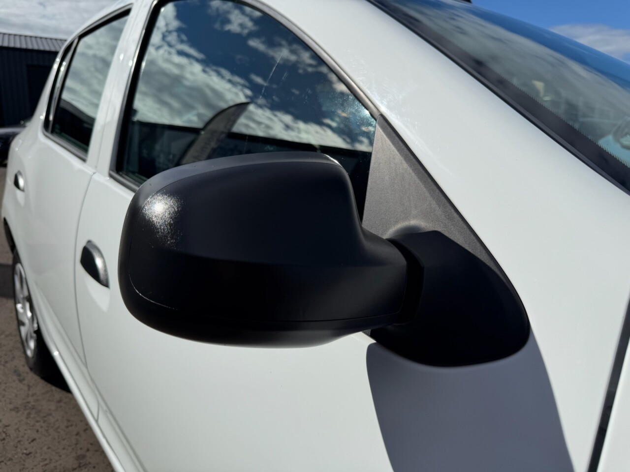 2019 DACIA SANDERO 1.0 SCe Essential Hatchback 5dr Petrol Manual Euro 6 (75 ps) ONLY 39250 GEN - vehicle photo 17 for sale on PureCar