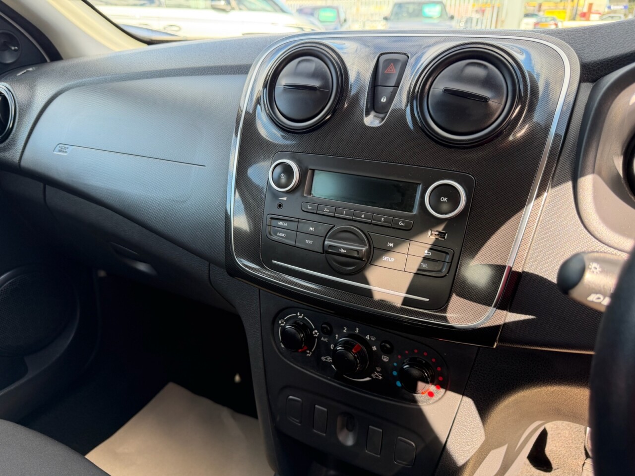 2019 DACIA SANDERO 1.0 SCe Essential Hatchback 5dr Petrol Manual Euro 6 (75 ps) ONLY 39250 GEN - vehicle photo 12 for sale on PureCar