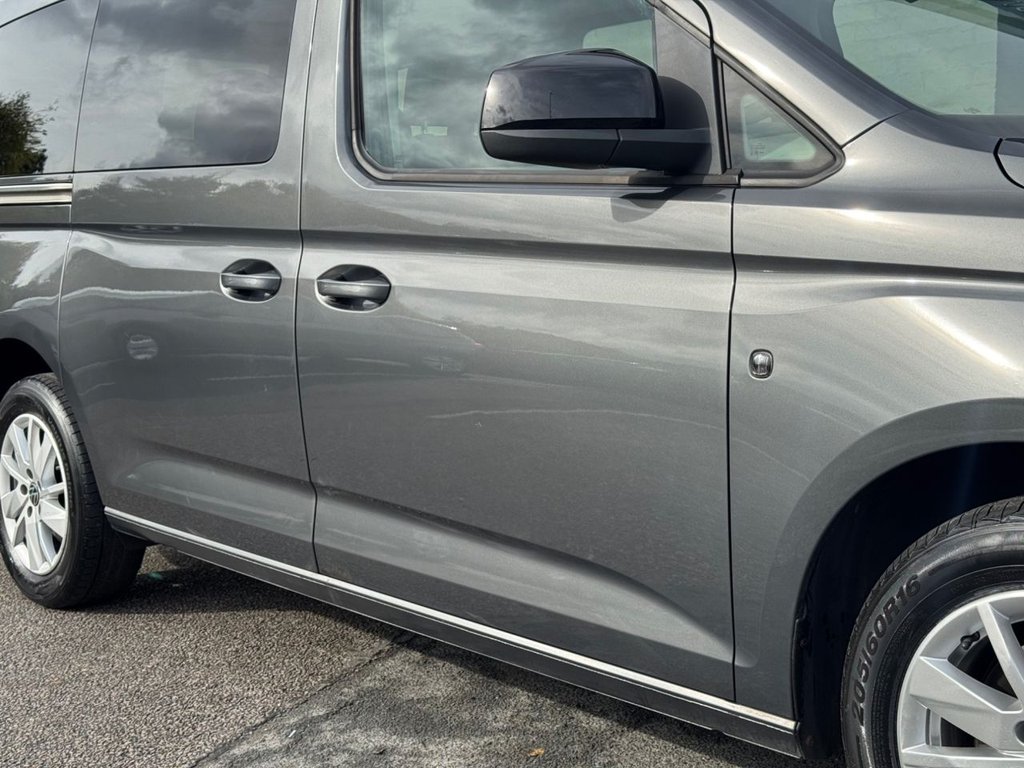 2023 Volkswagen Caddy Maxi — image 11