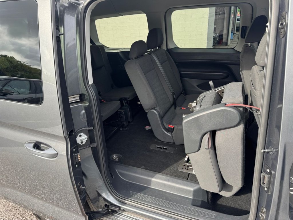 2023 Volkswagen Caddy Maxi — image 24