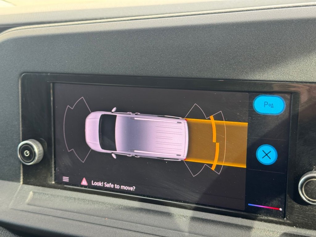 2023 Volkswagen Caddy Maxi — image 36