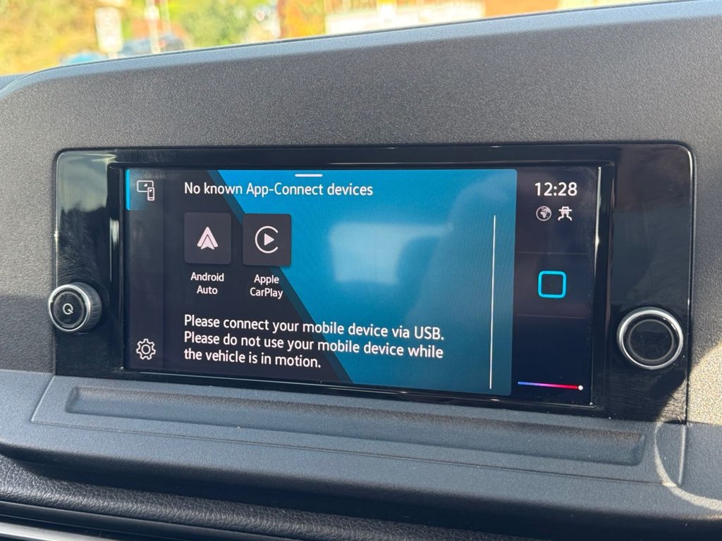 2023 Volkswagen Caddy Maxi — image 28