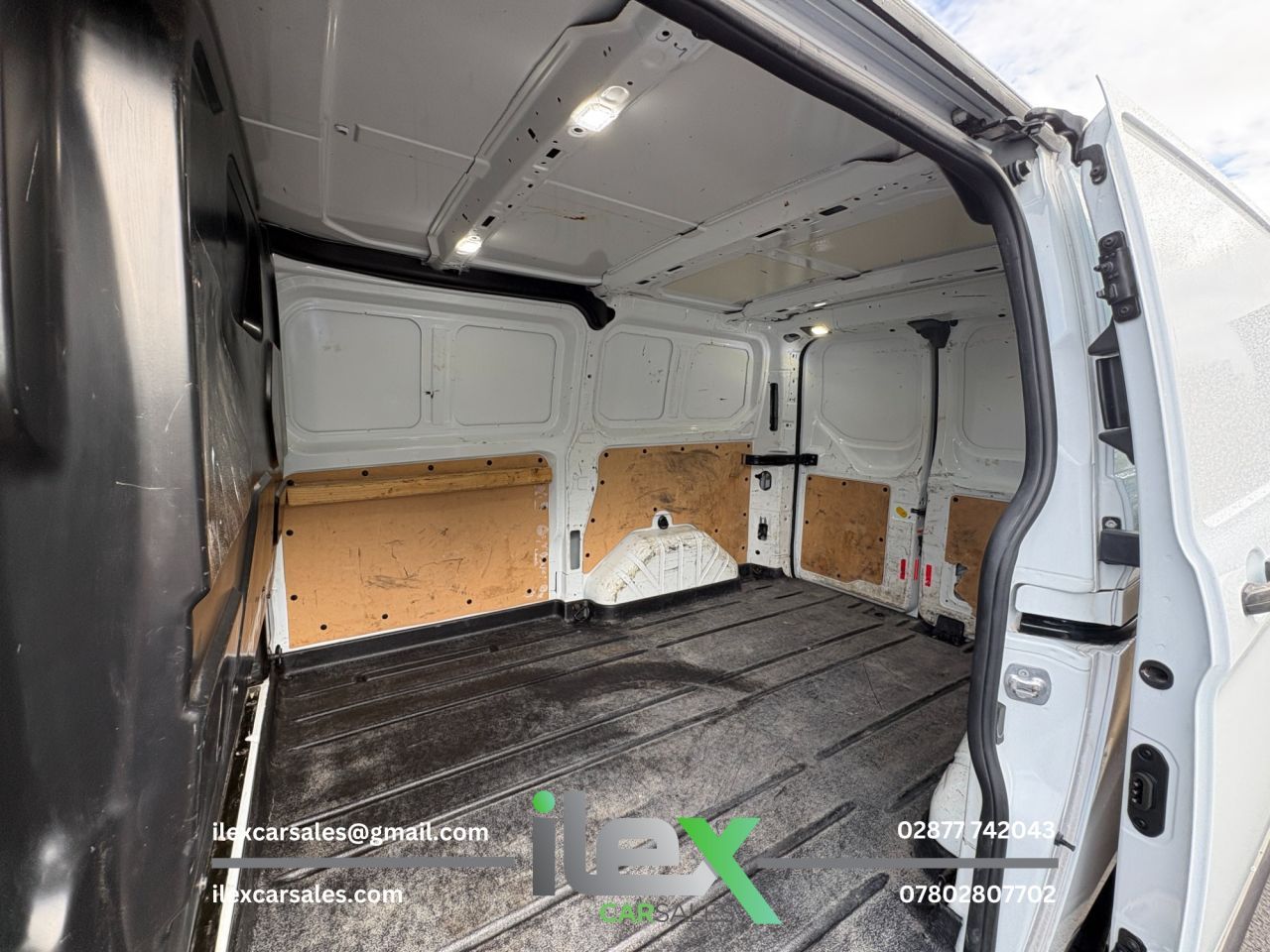 2020 FORD TRANSIT CUSTOM 2.0 300 EcoBlue Trend Panel Van 5dr Diesel Manual L1 H1 Euro 6 (s/s) (105 p - vehicle photo 11 for sale on PureCar