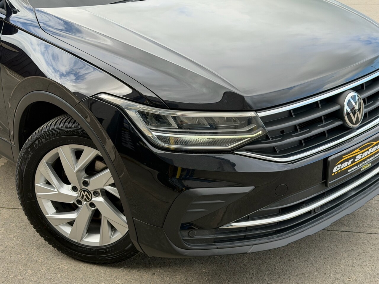 2021 VOLKSWAGEN TIGUAN 2.0 TDI Life SUV 5dr Diesel DSG Euro 6 (s/s) (150 ps) - vehicle photo 5 for sale on PureCar