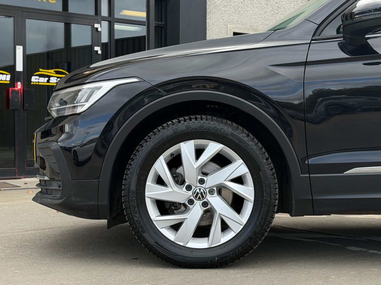2021 VOLKSWAGEN TIGUAN 2.0 TDI Life SUV 5dr Diesel DSG Euro 6 (s/s) (150 ps) - vehicle photo 6 for sale on PureCar