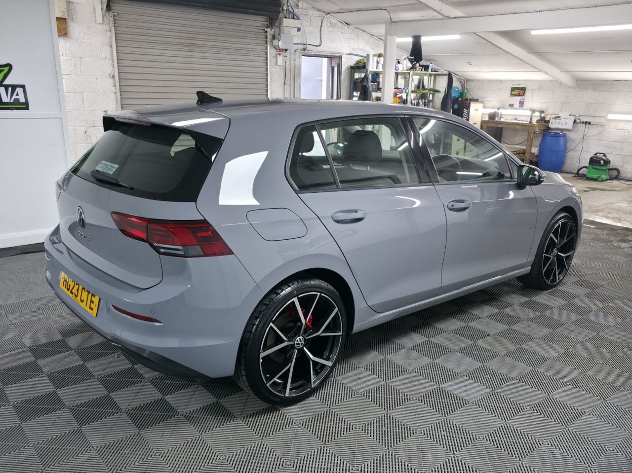 2023 VOLKSWAGEN GOLF 2.0 TDI Life Hatchback 5dr Diesel Manual Euro 6 (s/s) (115 ps) 1 Owner from - vehicle photo 6 for sale on PureCar