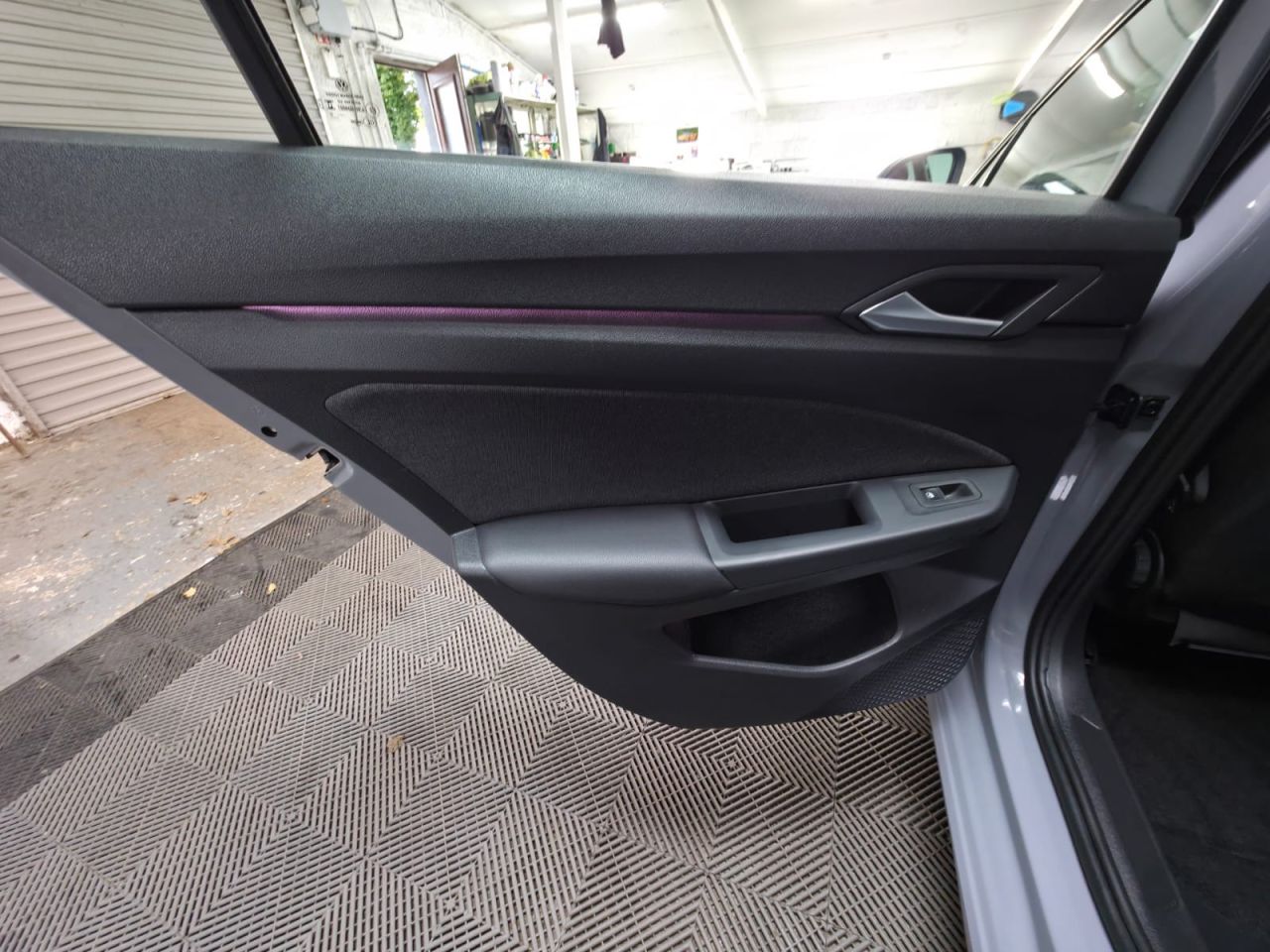 2023 VOLKSWAGEN GOLF 2.0 TDI Life Hatchback 5dr Diesel Manual Euro 6 (s/s) (115 ps) 1 Owner from - vehicle photo 15 for sale on PureCar