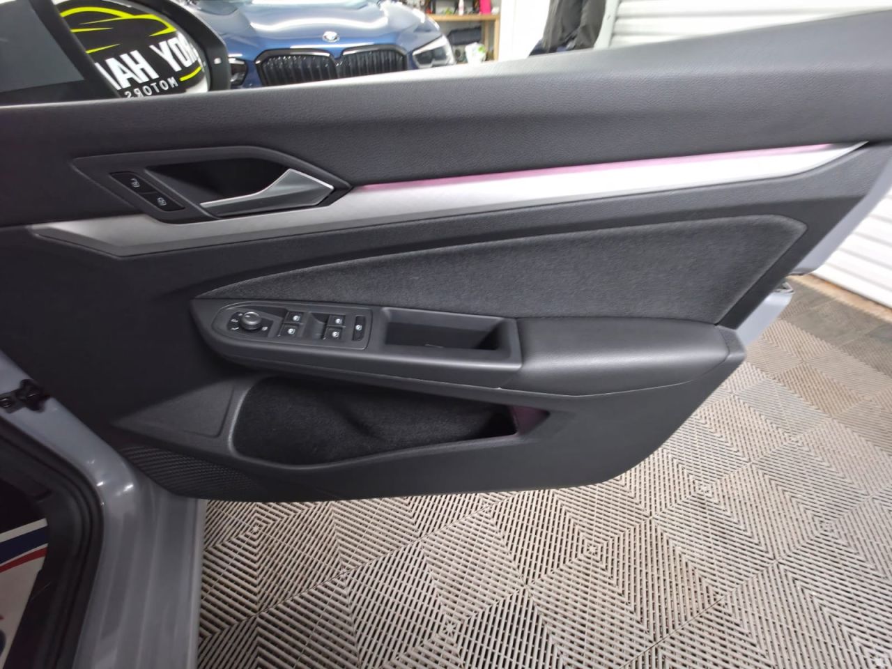 2023 VOLKSWAGEN GOLF 2.0 TDI Life Hatchback 5dr Diesel Manual Euro 6 (s/s) (115 ps) 1 Owner from - vehicle photo 20 for sale on PureCar