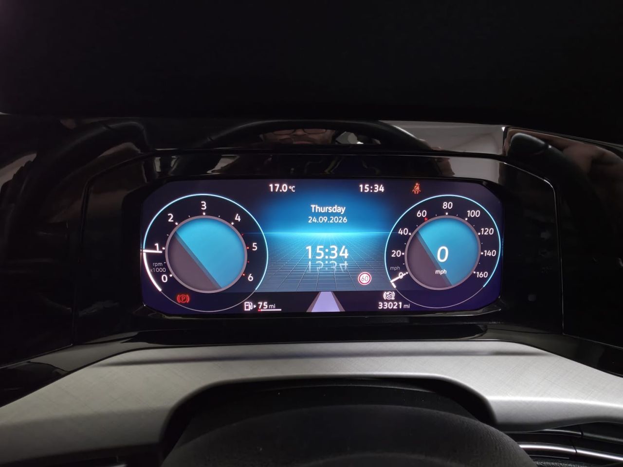 2023 VOLKSWAGEN GOLF 2.0 TDI Life Hatchback 5dr Diesel Manual Euro 6 (s/s) (115 ps) 1 Owner from - vehicle photo 24 for sale on PureCar