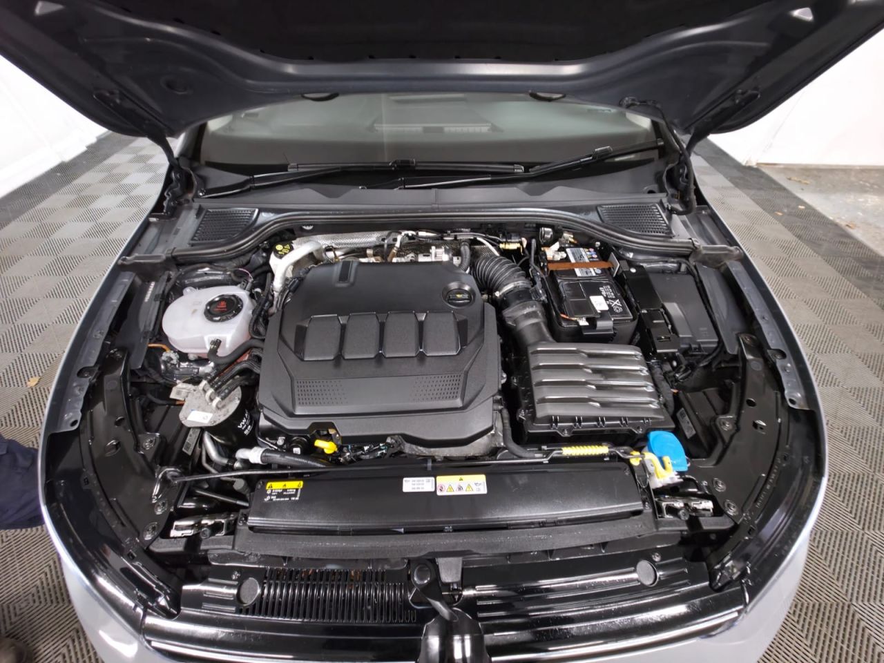 2023 VOLKSWAGEN GOLF 2.0 TDI Life Hatchback 5dr Diesel Manual Euro 6 (s/s) (115 ps) 1 Owner from - vehicle photo 27 for sale on PureCar
