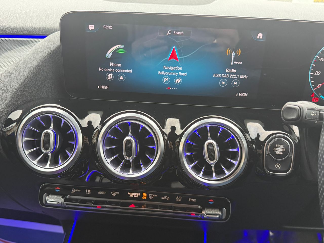 2021 MERCEDES GLA 2.0 GLA200d AMG Line (Premium) SUV 5dr Diesel 8G-DCT Euro 6 (s/s) (150 ps) - vehicle photo 11 for sale on PureCar
