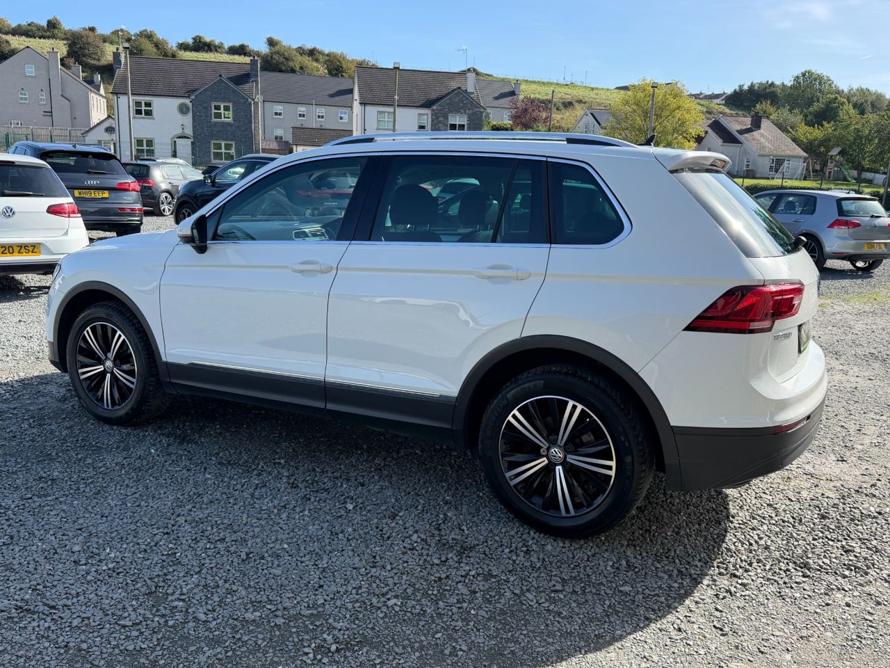 2018 VOLKSWAGEN TIGUAN 2.0 TDI SE Navigation SUV 5dr Diesel DSG 4Motion Euro 6 (s/s) (150 ps) - vehicle photo 4 for sale on PureCar