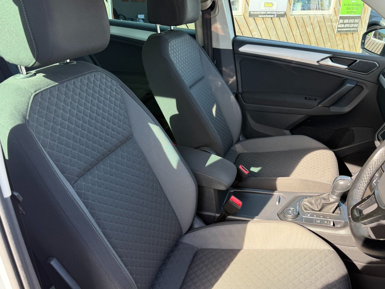 2018 VOLKSWAGEN TIGUAN 2.0 TDI SE Navigation SUV 5dr Diesel DSG 4Motion Euro 6 (s/s) (150 ps) - vehicle photo 9 for sale on PureCar