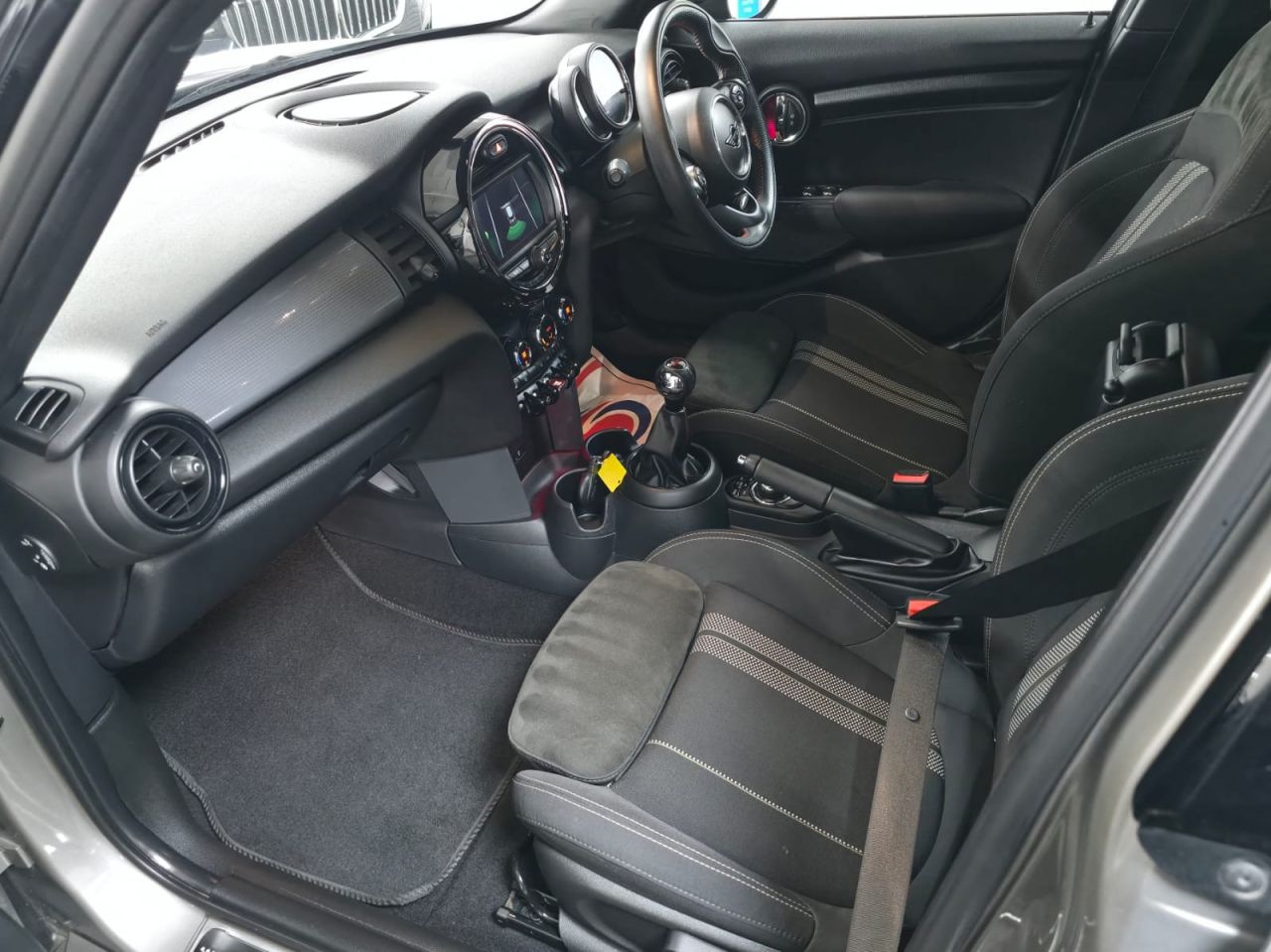 2019 MINI HATCH 1.5 Cooper Sport Hatchback 5dr Petrol Manual Euro 6 (s/s) (136 ps) 2 Owners - vehicle photo 11 for sale on PureCar