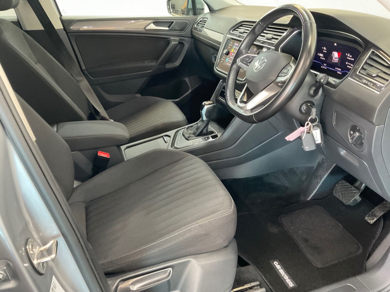 2022 VOLKSWAGEN TIGUAN ALLSPACE 1.5 TSI Life SUV 5dr Petrol DSG Euro 6 (s/s) (150 ps) - vehicle photo 21 for sale on PureCar