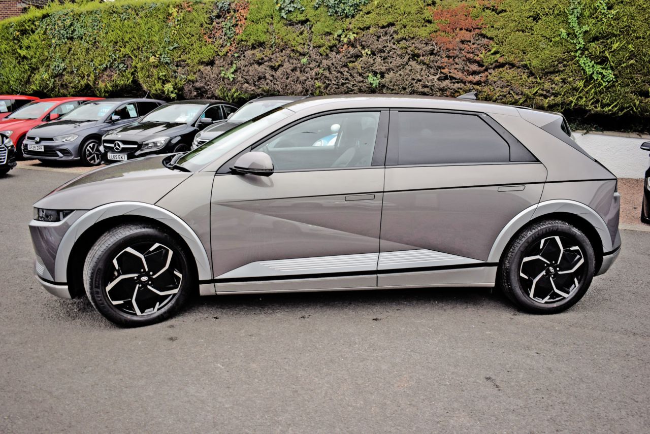 2022 HYUNDAI IONIQ 5 58kWh Ultimate Hatchback 5dr Electric Auto (170 ps) Good Service History - vehicle photo 9 for sale on PureCar