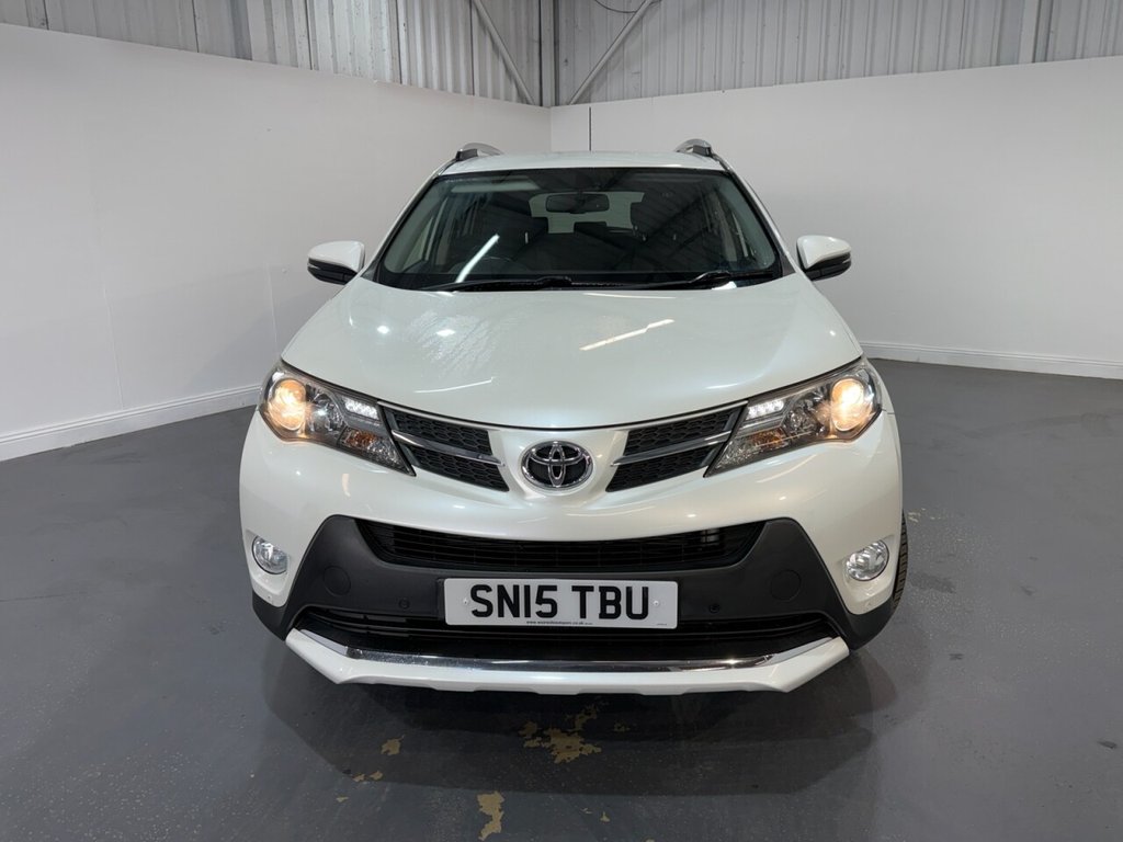 2015 Toyota RAV4 — image 2