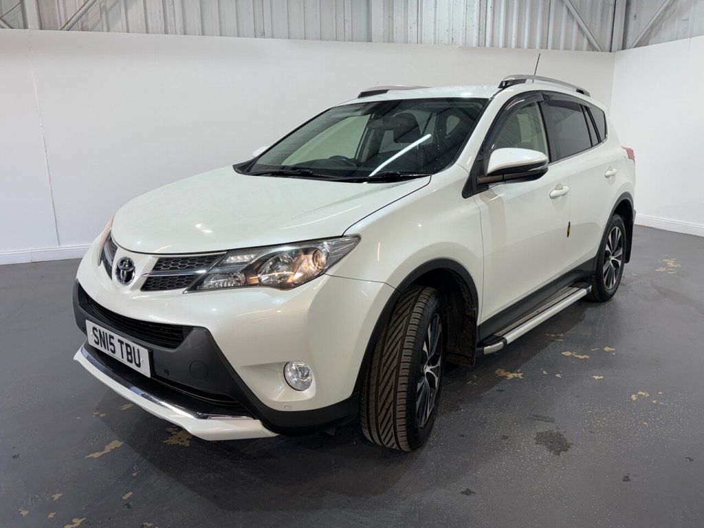 2015 Toyota RAV4 — image 3