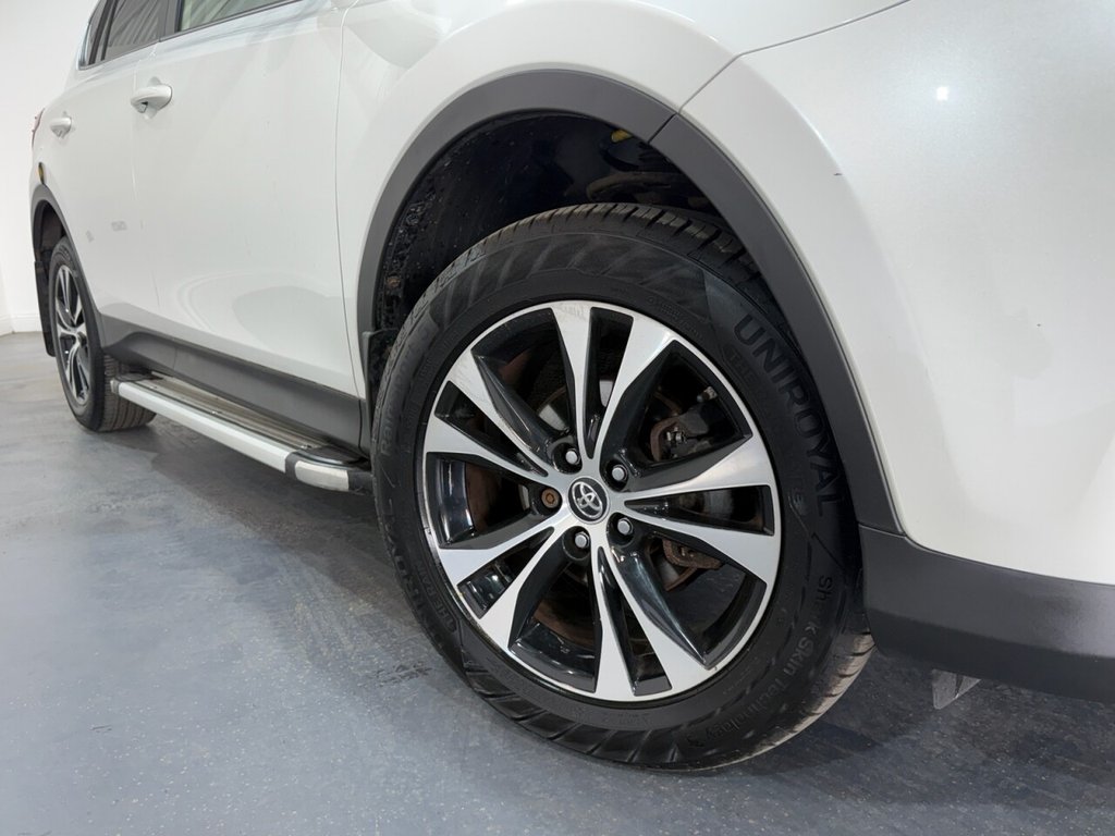 2015 Toyota RAV4 — image 5