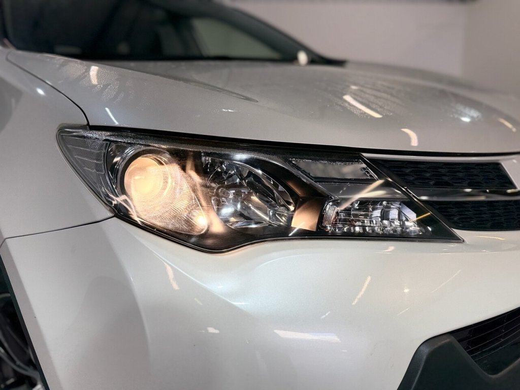 2015 Toyota RAV4 — image 4