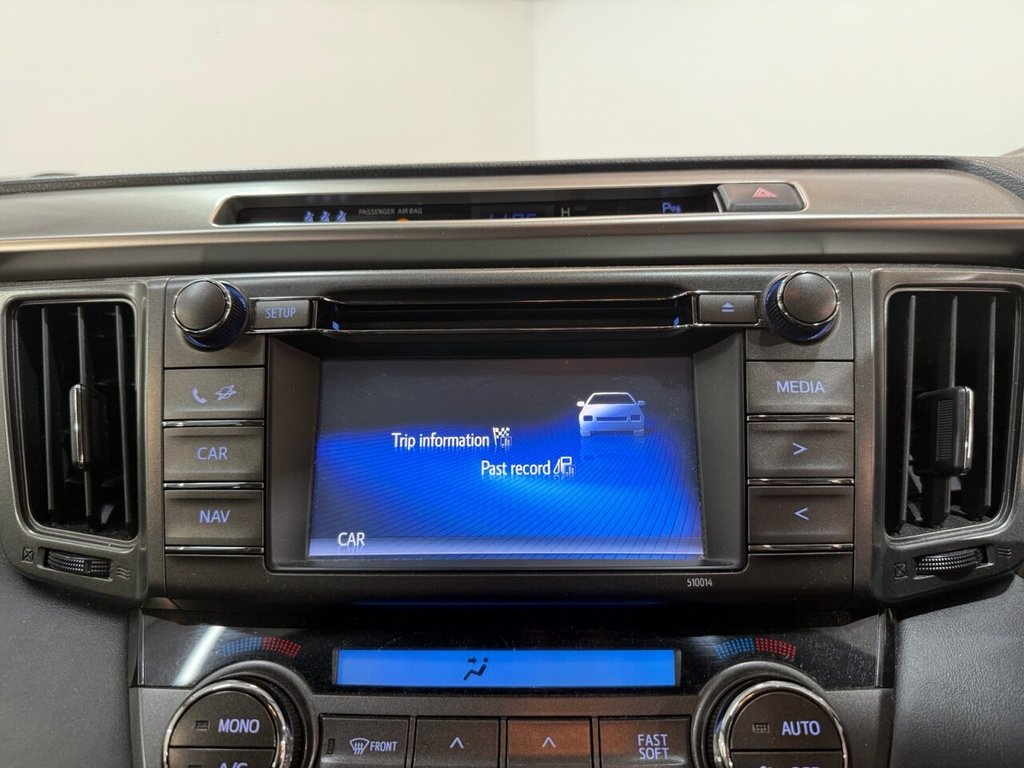 2015 Toyota RAV4 — image 8