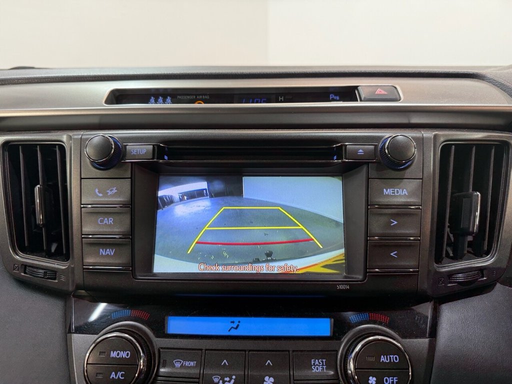 2015 Toyota RAV4 — image 9