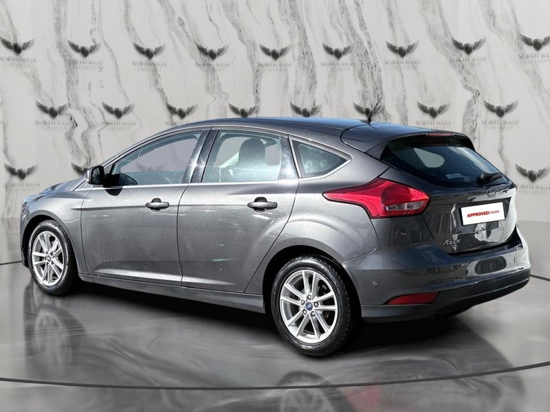 2015 Ford Focus in grey — photo 5 of 20