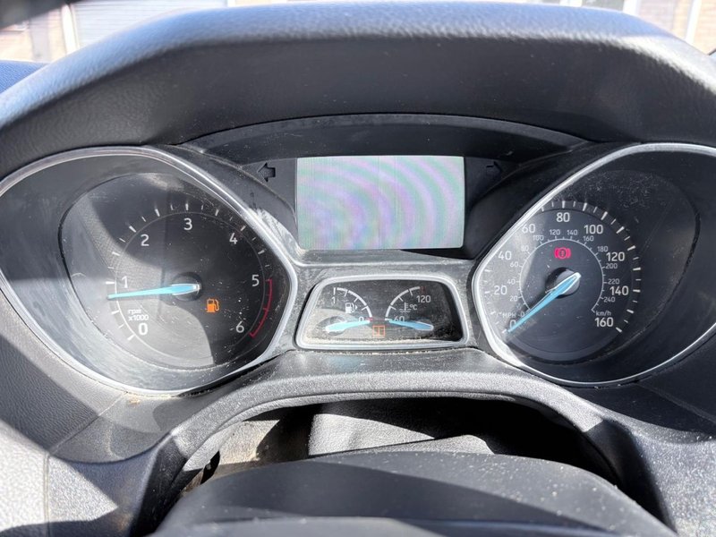 2015 Ford Focus in grey — photo 15 of 20
