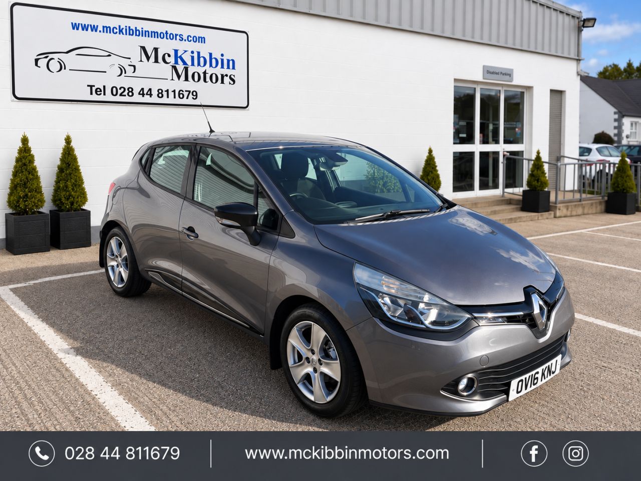 2016 RENAULT CLIO 0.9 TCe Dynamique Nav - vehicle photo 2 for sale on PureCar