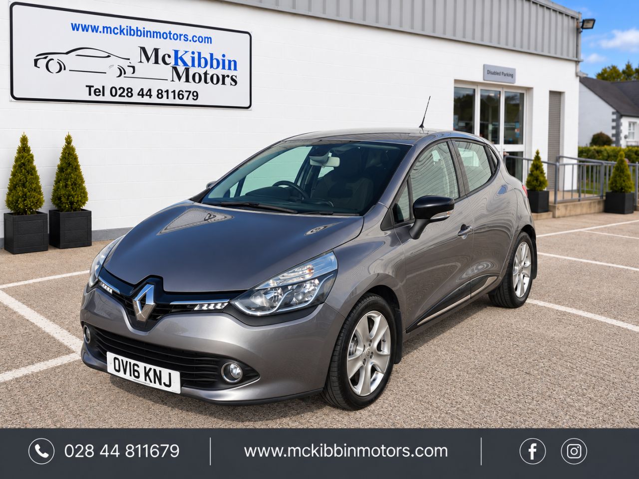 2016 RENAULT CLIO 0.9 TCe Dynamique Nav - vehicle photo 5 for sale on PureCar