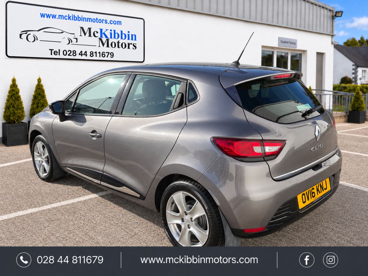 2016 RENAULT CLIO 0.9 TCe Dynamique Nav - vehicle photo 6 for sale on PureCar