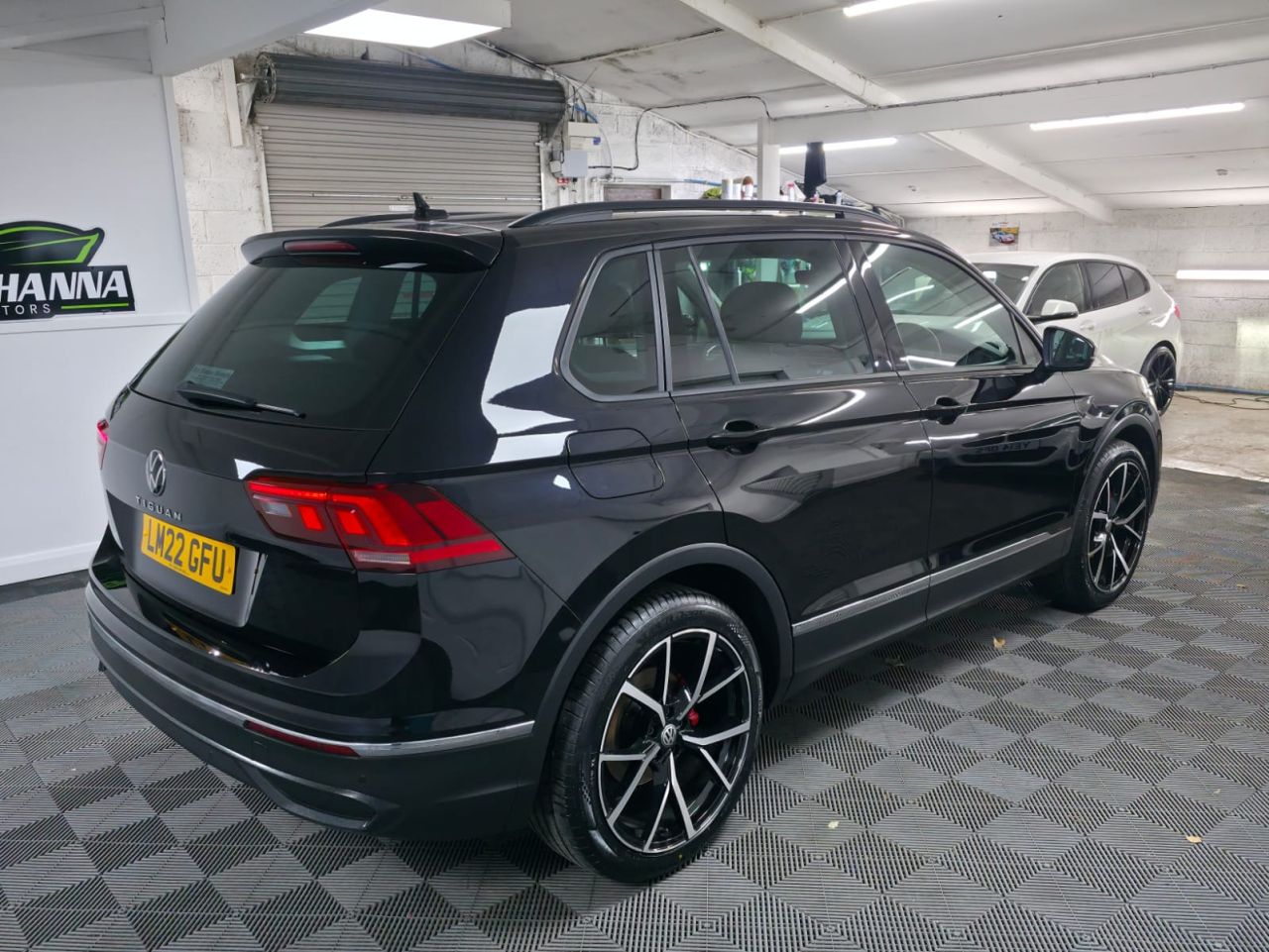 2022 VOLKSWAGEN TIGUAN 1.5 TSI Life SUV 5dr Petrol Manual Euro 6 (s/s) (150 ps) Adaptive Cruise Co - vehicle photo 6 for sale on PureCar