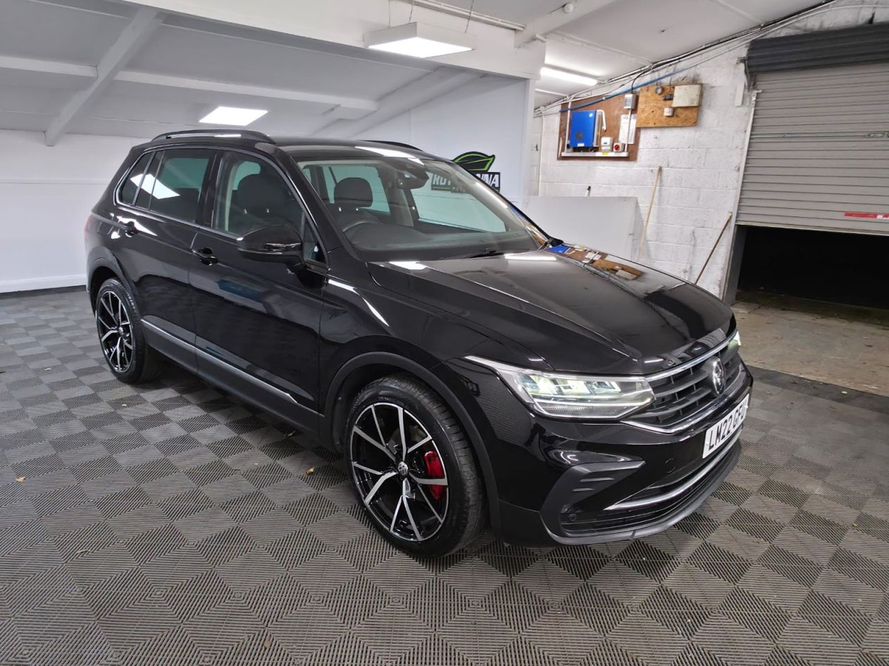 2022 VOLKSWAGEN TIGUAN 1.5 TSI Life SUV 5dr Petrol Manual Euro 6 (s/s) (150 ps) Adaptive Cruise Co - vehicle photo 8 for sale on PureCar