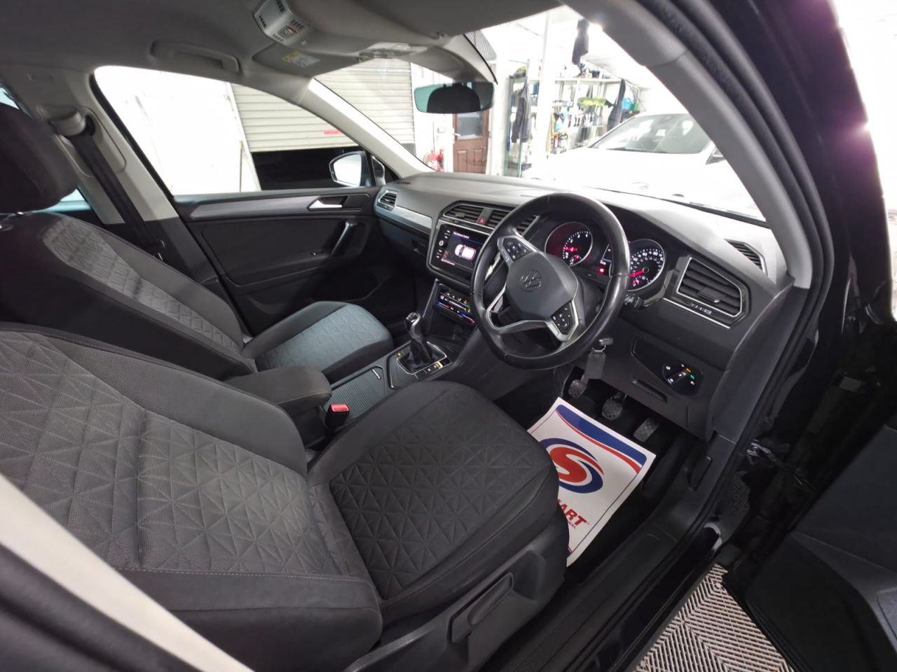 2022 VOLKSWAGEN TIGUAN 1.5 TSI Life SUV 5dr Petrol Manual Euro 6 (s/s) (150 ps) Adaptive Cruise Co - vehicle photo 18 for sale on PureCar