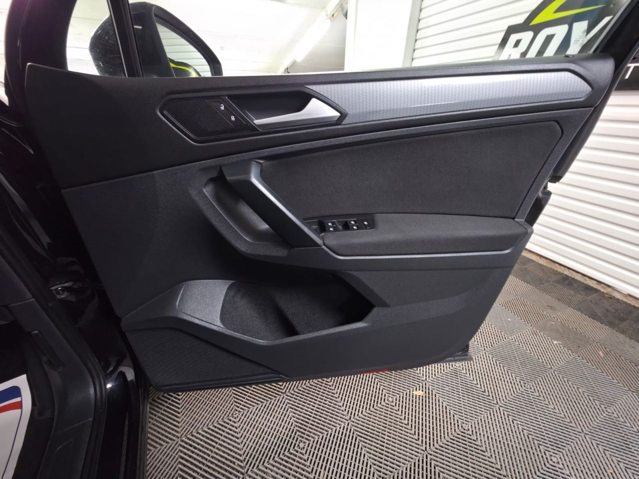 2022 VOLKSWAGEN TIGUAN 1.5 TSI Life SUV 5dr Petrol Manual Euro 6 (s/s) (150 ps) Adaptive Cruise Co - vehicle photo 20 for sale on PureCar