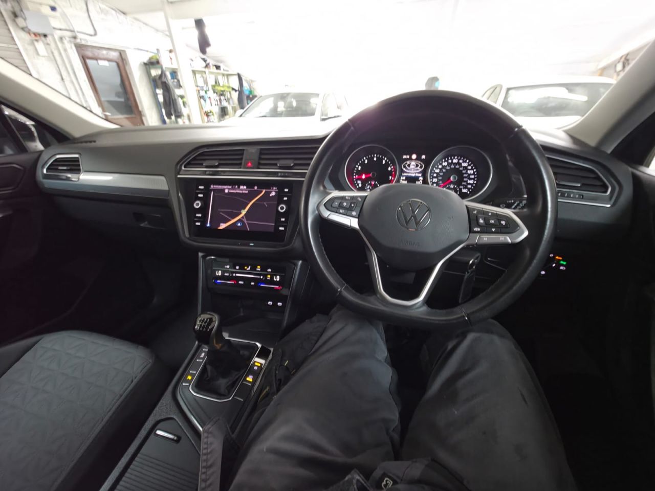 2022 VOLKSWAGEN TIGUAN 1.5 TSI Life SUV 5dr Petrol Manual Euro 6 (s/s) (150 ps) Adaptive Cruise Co - vehicle photo 25 for sale on PureCar