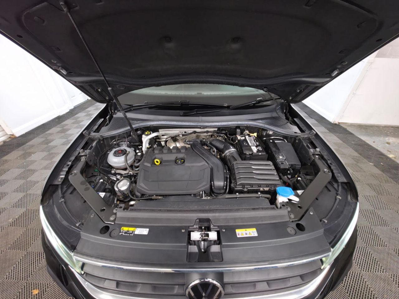 2022 VOLKSWAGEN TIGUAN 1.5 TSI Life SUV 5dr Petrol Manual Euro 6 (s/s) (150 ps) Adaptive Cruise Co - vehicle photo 26 for sale on PureCar