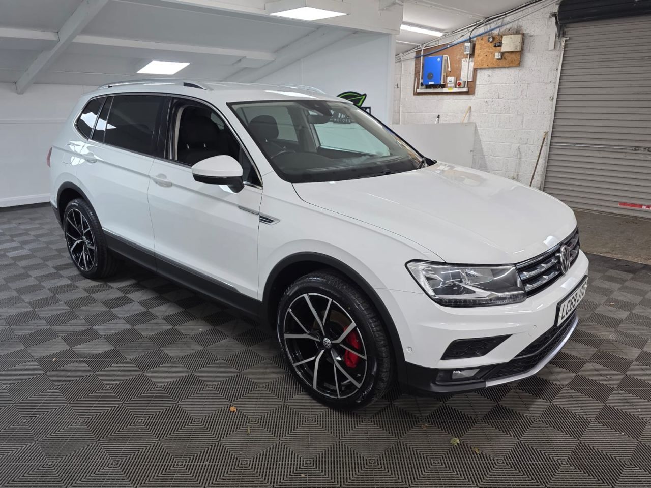 2019 VOLKSWAGEN TIGUAN ALLSPACE 2.0 TDI Match SUV 5dr Diesel Manual Euro 6 (s/s) (150 ps) 2 Owners - Sensor - vehicle photo 8 for sale on PureCar