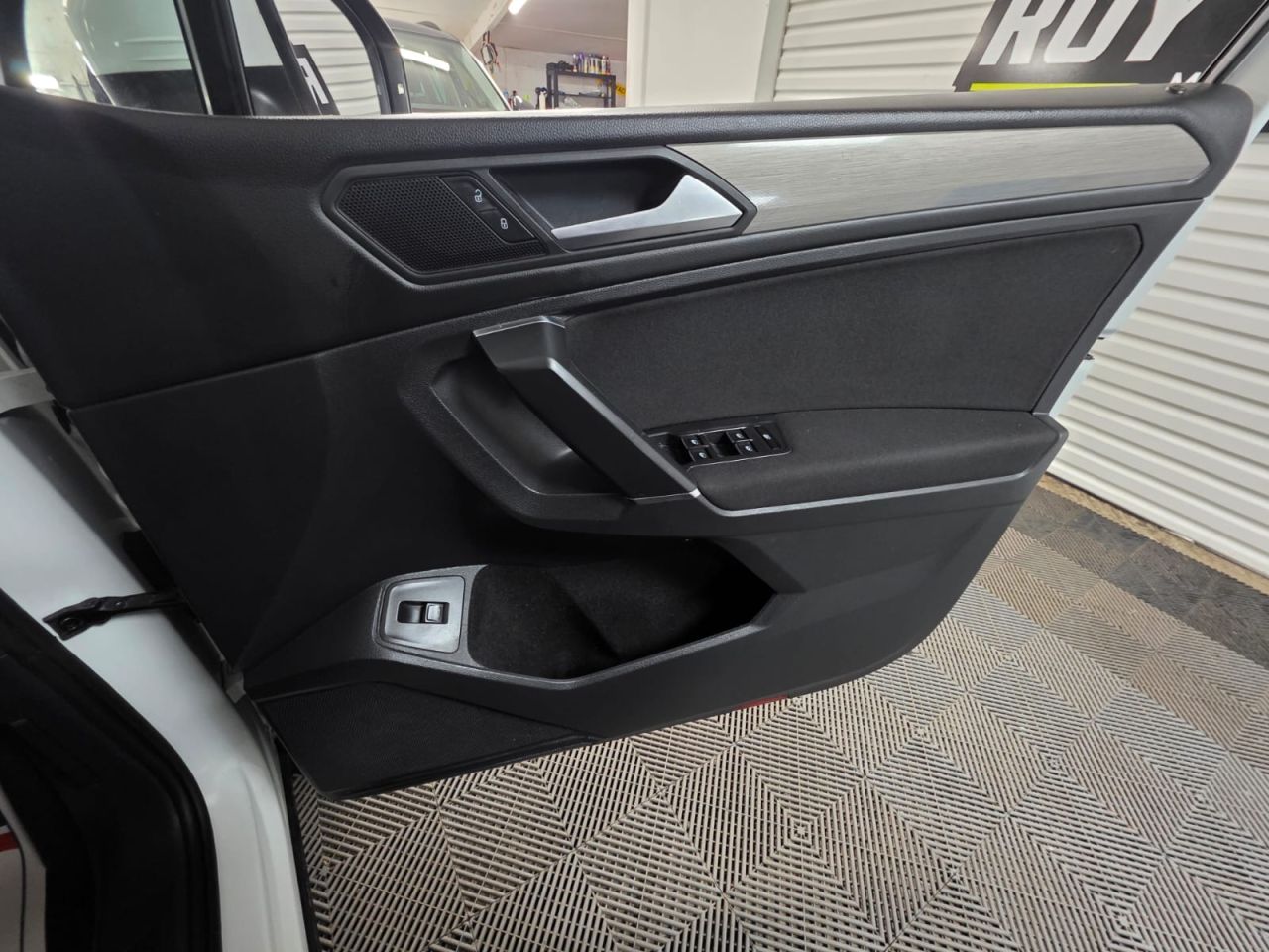 2019 VOLKSWAGEN TIGUAN ALLSPACE 2.0 TDI Match SUV 5dr Diesel Manual Euro 6 (s/s) (150 ps) 2 Owners - Sensor - vehicle photo 23 for sale on PureCar